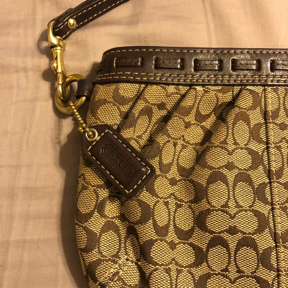 Coach wristlet - Picture 2 of 3